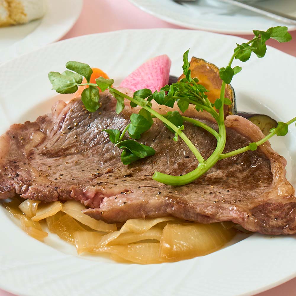 不二家レストランのメニュー「国産亜麻仁牛のサーロインステーキプレミアムセット」のイメージ画像2