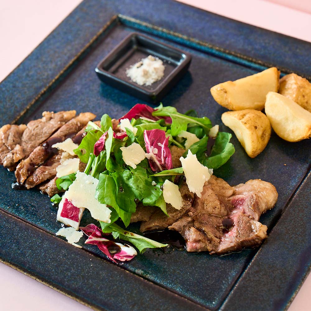 ミア ボッカのメニュー「十勝若牛のタリアータ」のイメージ画像1