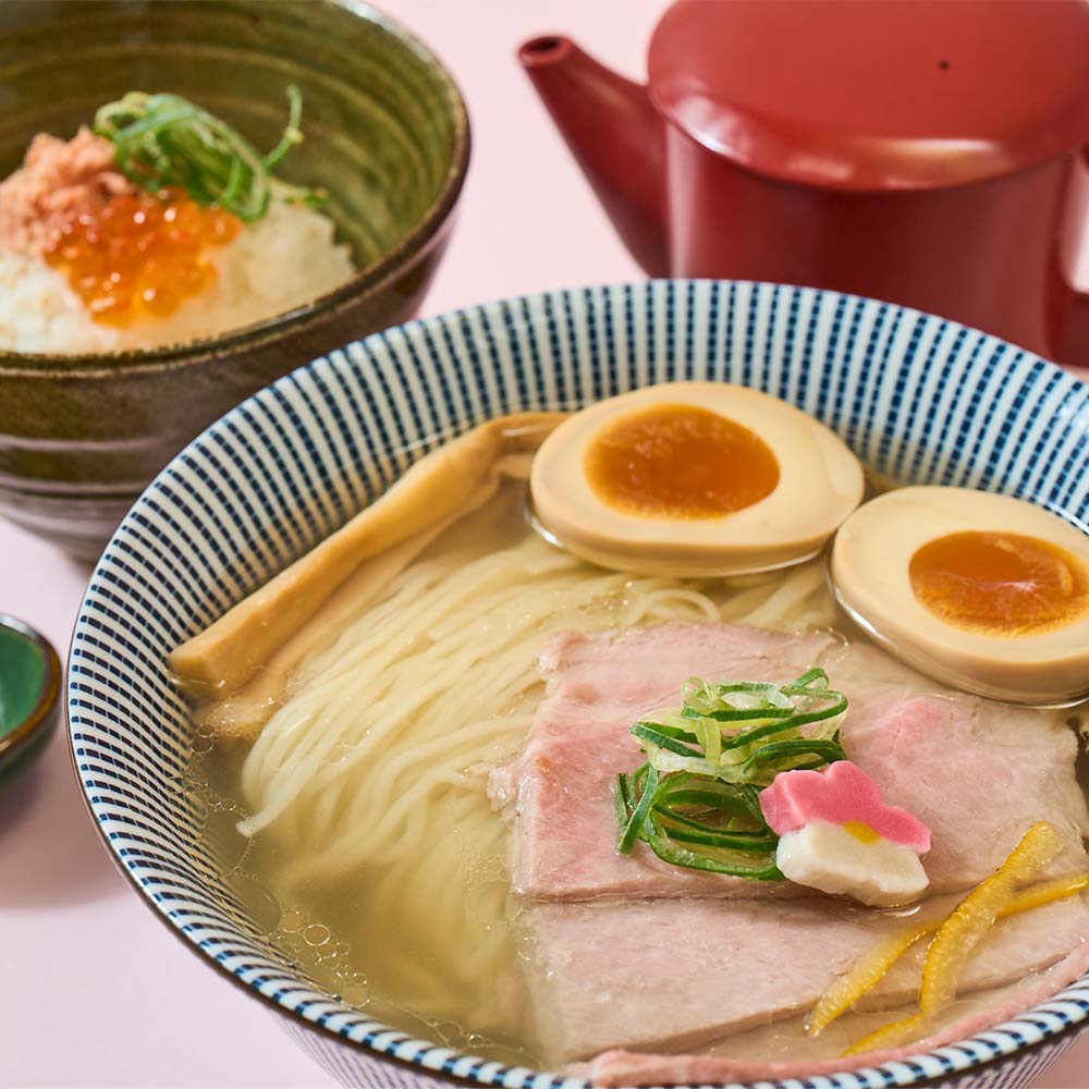 鯛塩そば 灯花のメニュー「特製鯛塩らぁ麺＋鮭といくら親子お茶漬けセット」のイメージ画像1