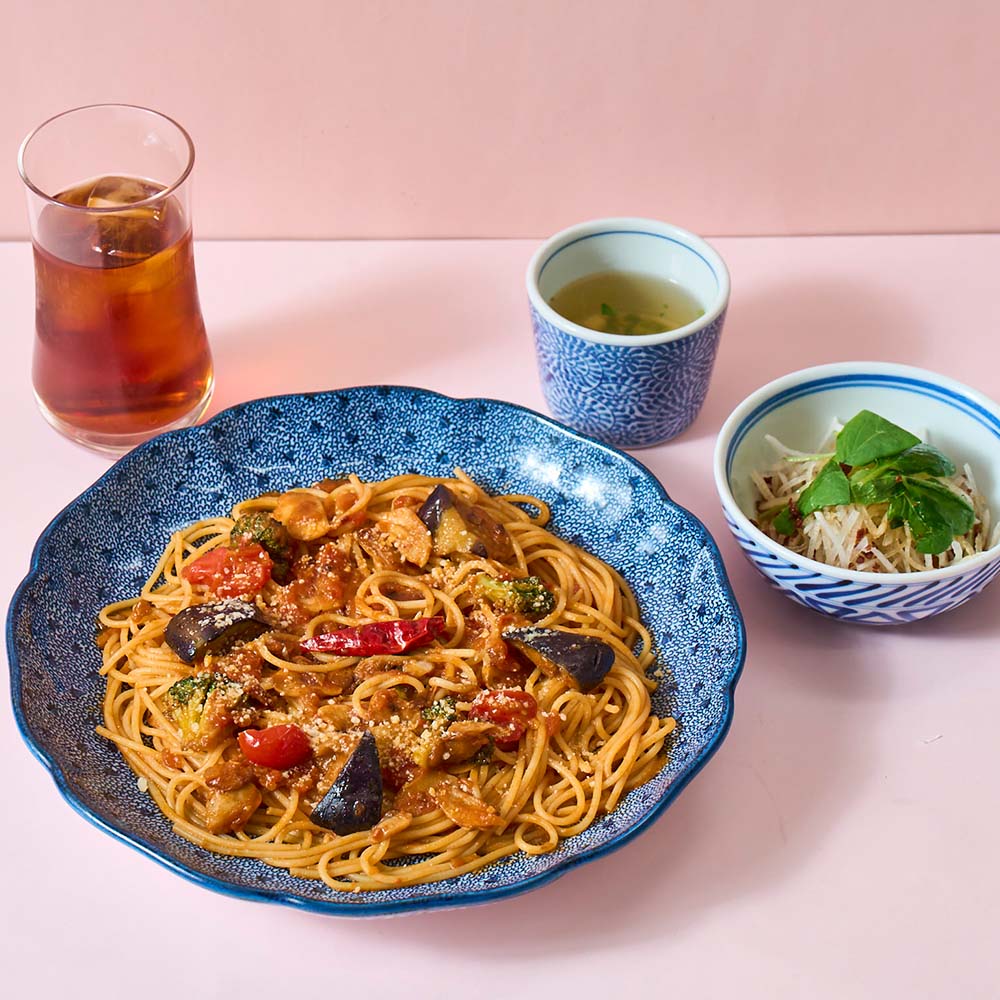 洋麺屋五右衛門のメニュー「トマトとにんにくのスパゲッティーレディースセット」のイメージ画像1