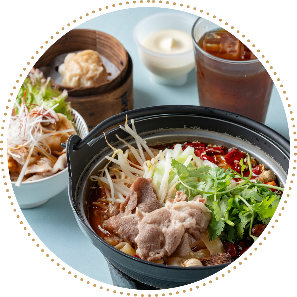 小肥羊(シャオフェイヤン)のメニュー「麻辣刀削麵と白肉飯の大人様御膳」のイメージ画像