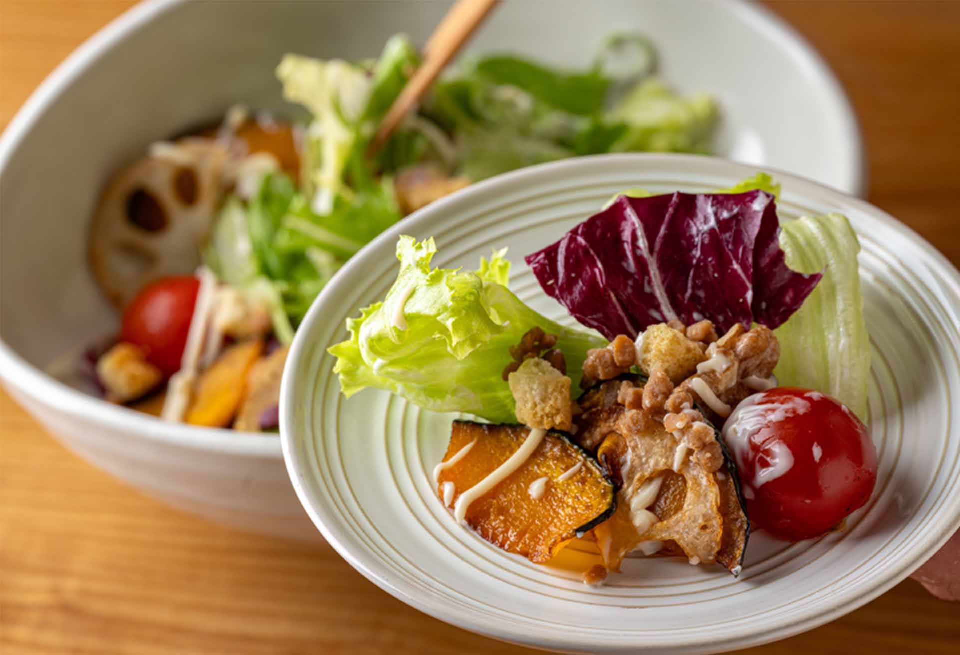 秋の野菜とクルミのサラダメニューのイメージ1