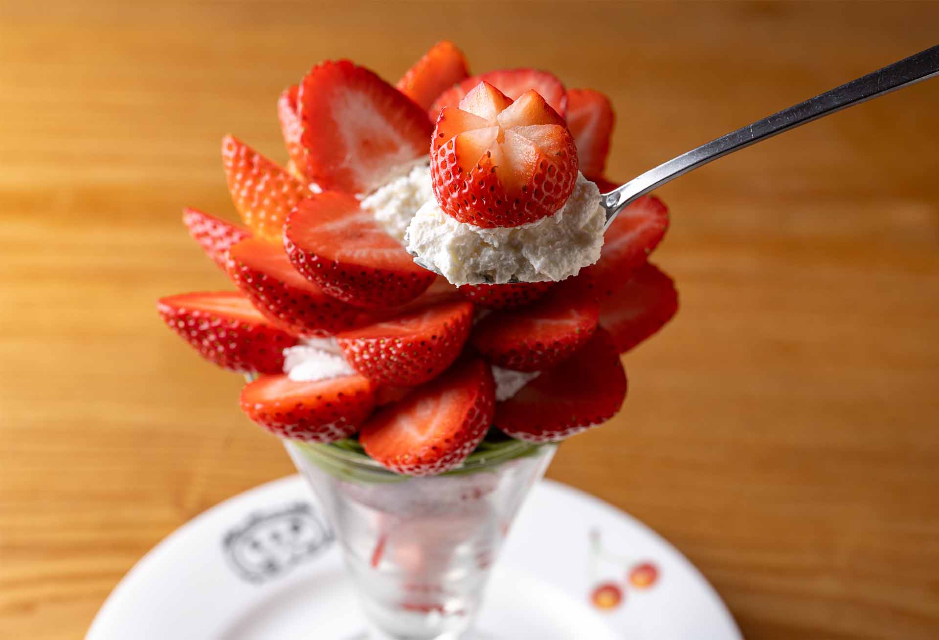 ピスタチオとチーズムースのパフェメニューのイメージ1