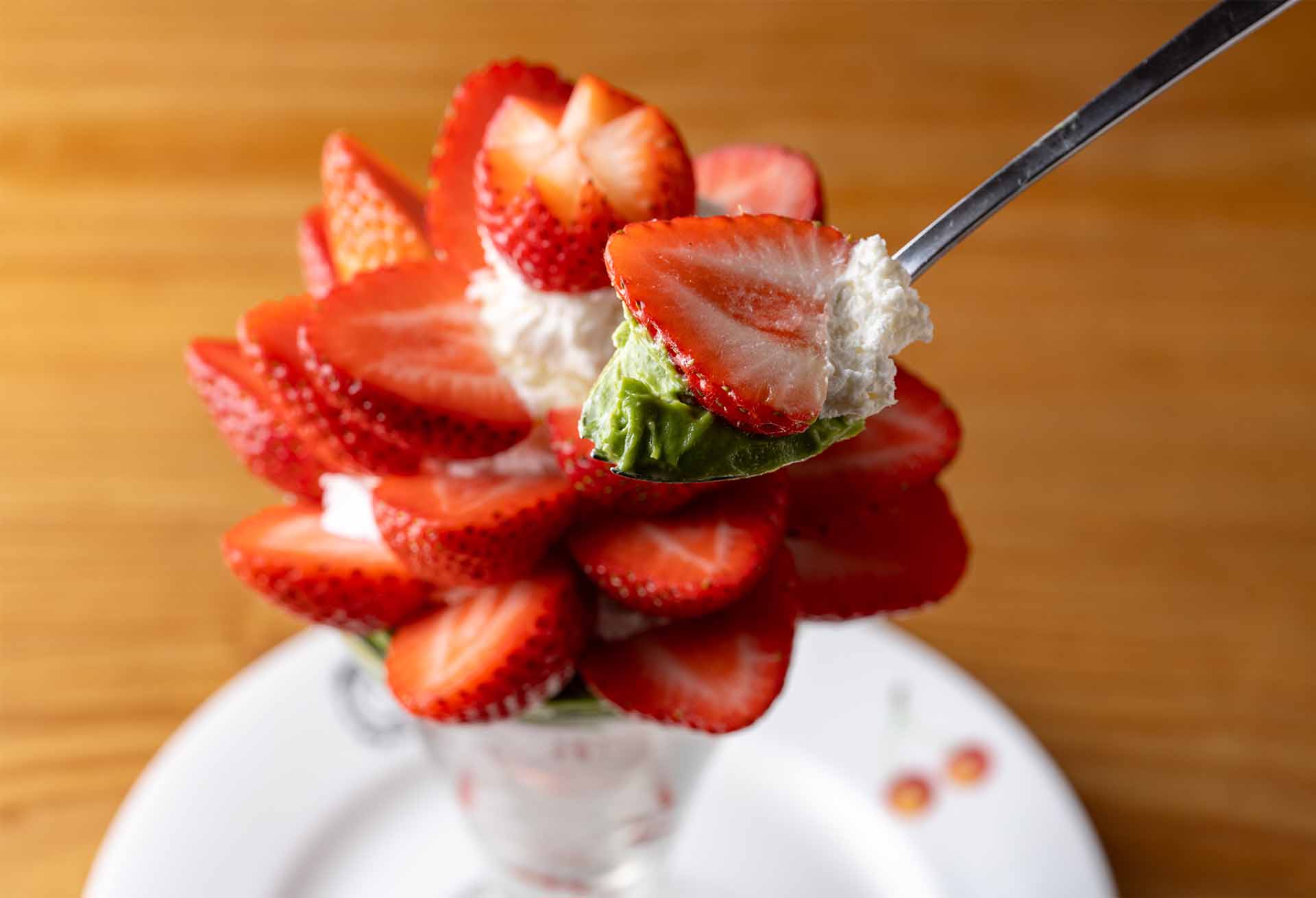 ピスタチオとチーズムースのパフェメニューのイメージ2