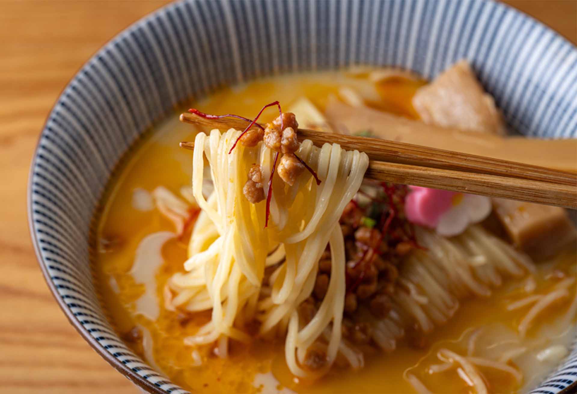 ピリ辛!オーツ鯛らぁ麺メニューのイメージ1