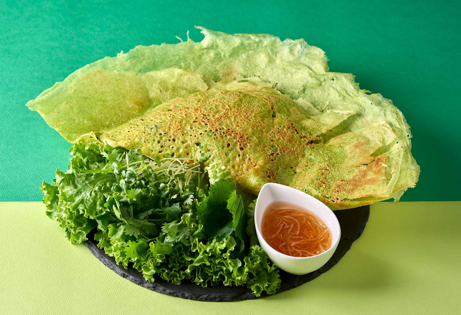 「海老と5種の野菜のバインセオ」メニューのイメージ1