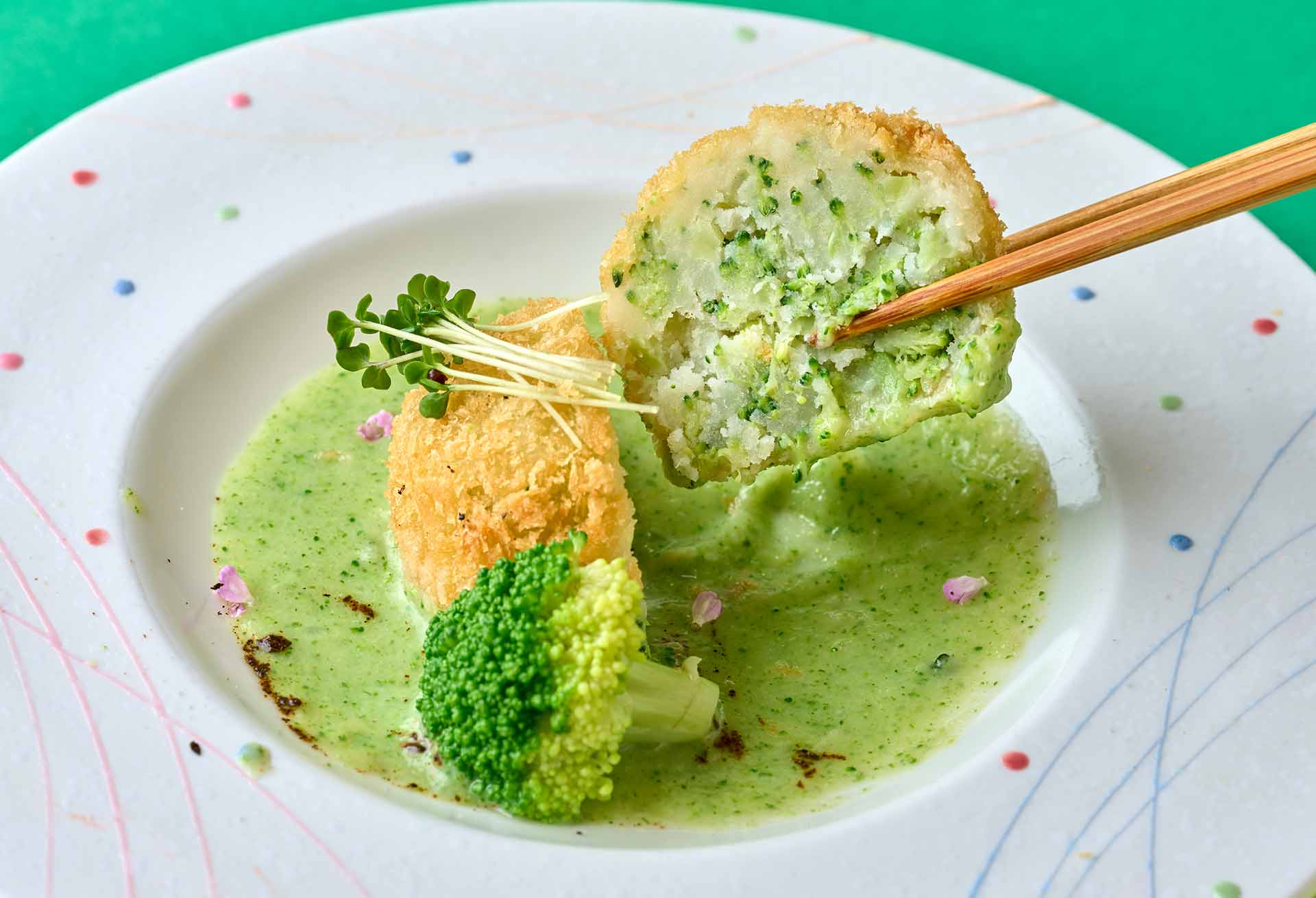 「海老芋とブロッコリーのコロッケ」メニューのイメージ2