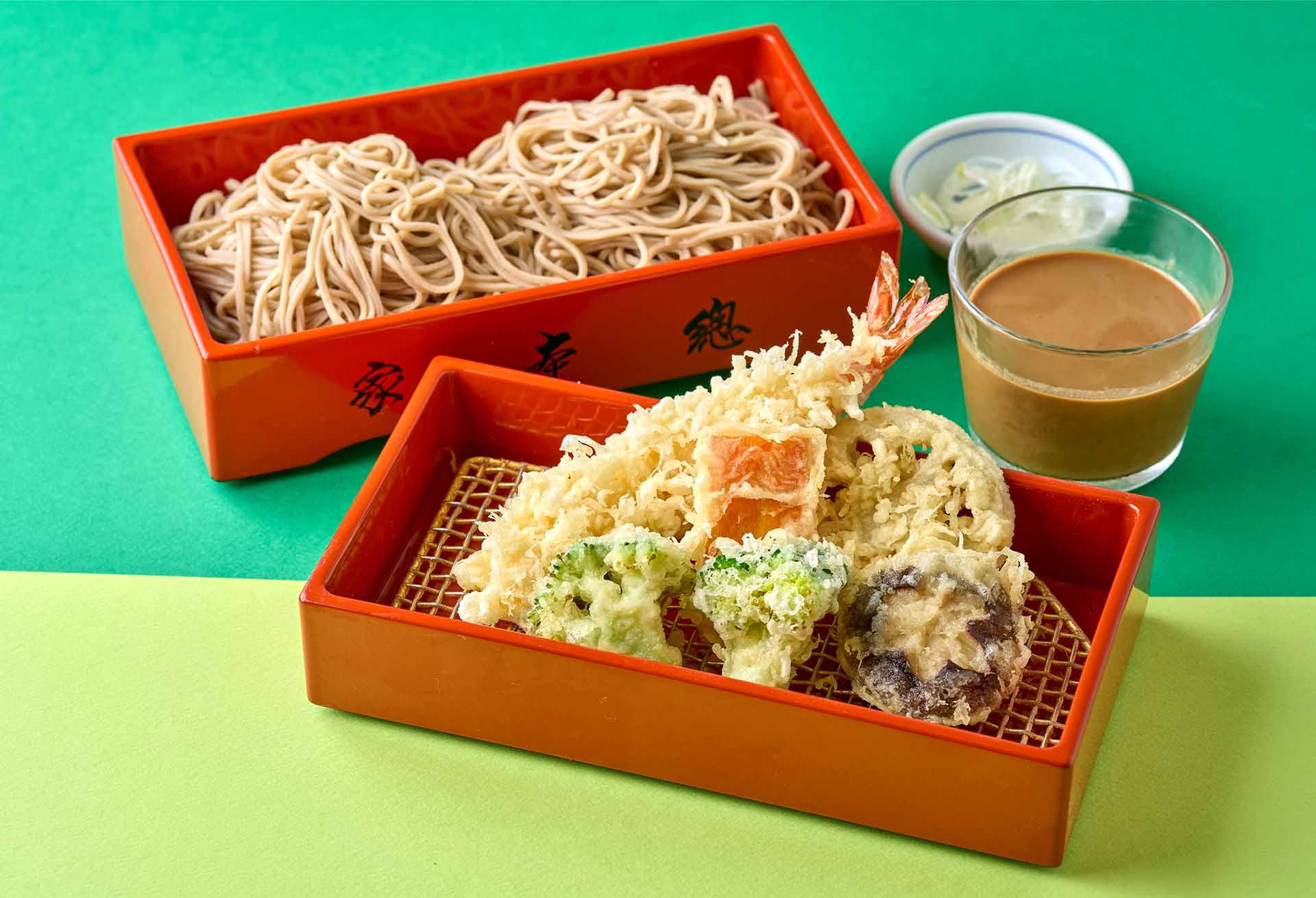 「ブロッコリーと秋野菜の天ぷらのふきよせ盛り～胡麻ダレ蕎麦～」メニューのイメージ1