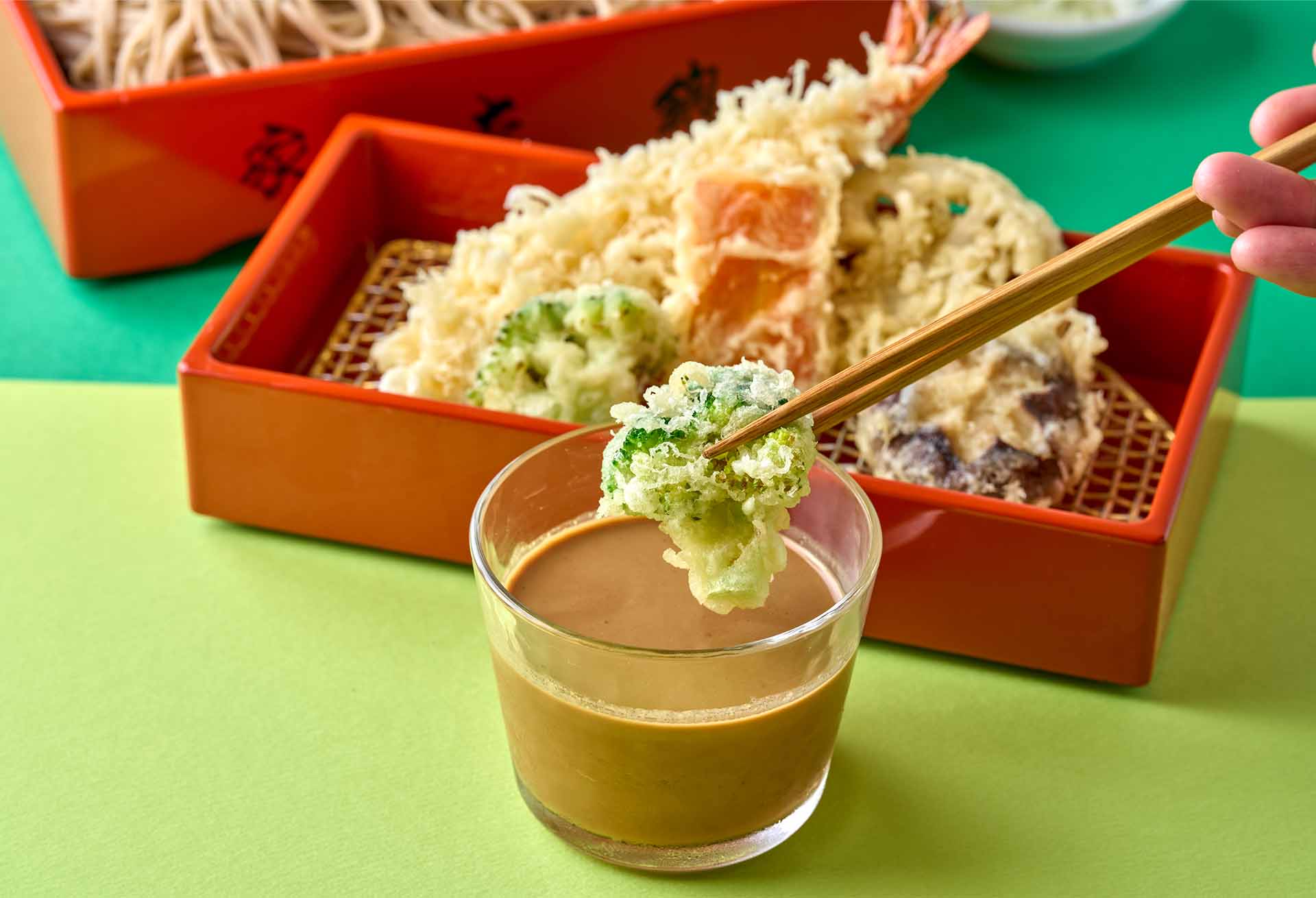 「ブロッコリーと秋野菜の天ぷらのふきよせ盛り～胡麻ダレ蕎麦～」メニューのイメージ2