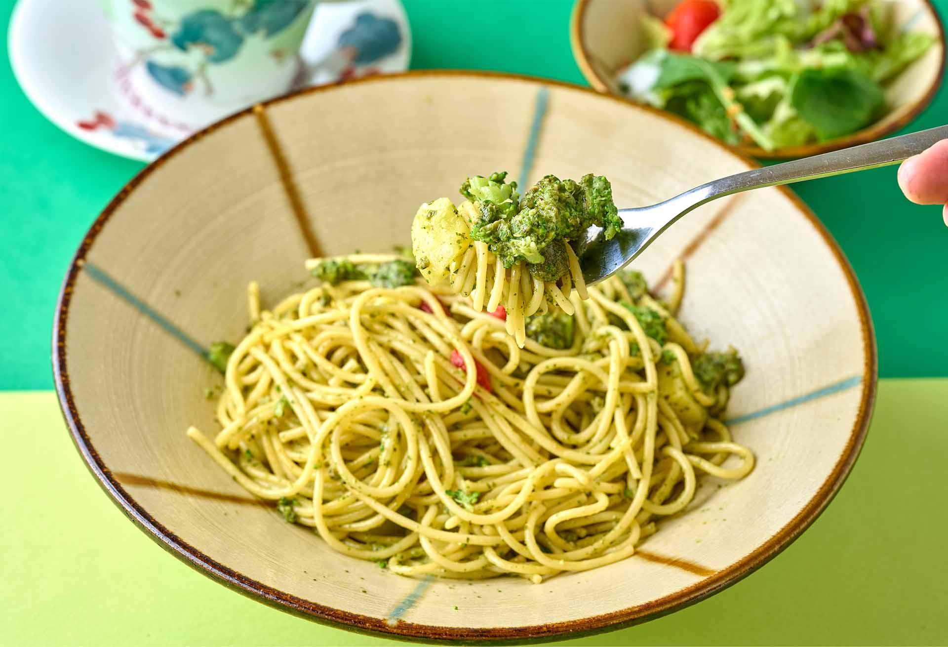 「ブロッコリーとジェノベーゼとモッツァレラのもちもちパスタ（サラダ付）」メニューのイメージ2