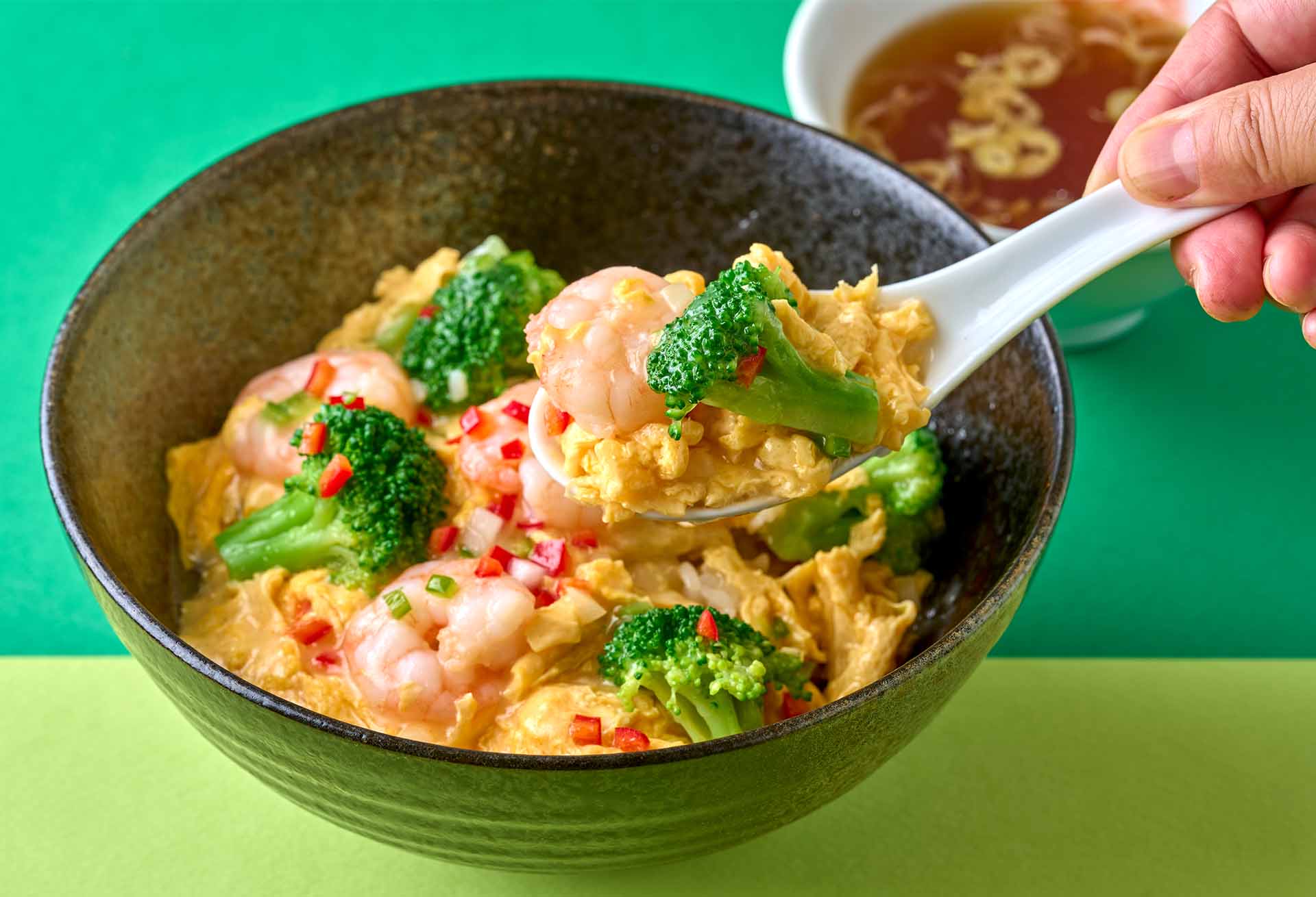 「ごろごろブロッコリーのふわとろエビたま丼（スープ付）」メニューのイメージ2