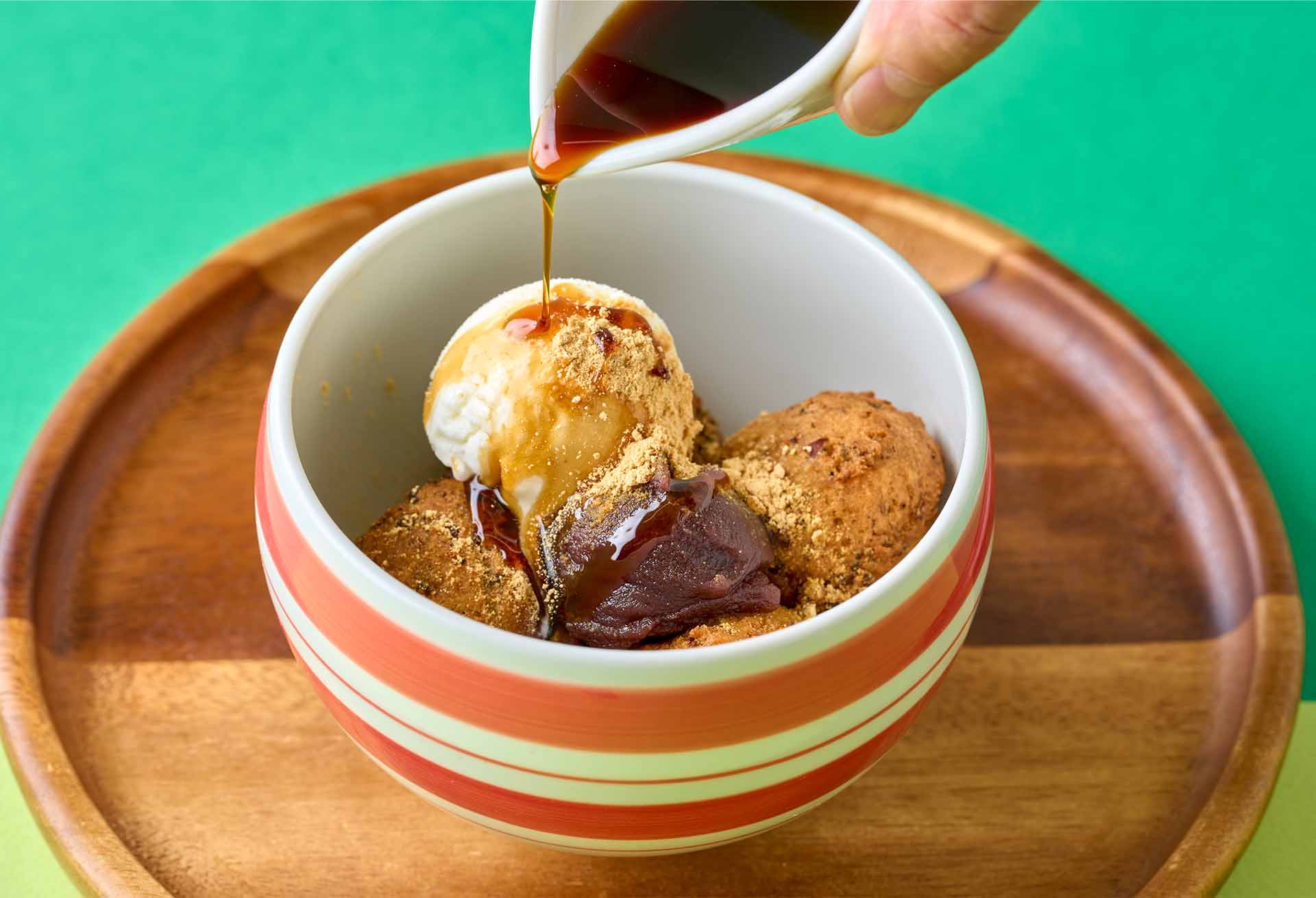 「緑のもちふわドーナッツと北海道の牧場ミルク」メニューのイメージ1